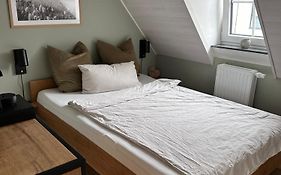 Stilvolles Gaestezimmer Mit Bad In Mechernich-Zentrum